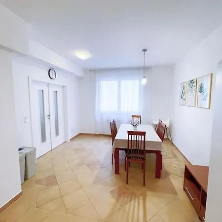Comfort -2bedroom,central,balcony,elevator,ac Apartament *